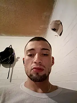 Snapshot of Suggarwhite18CM chatting on 11.08.25 Suggarwhite18CM online show from 11.08.25