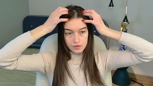 Snapshot of Alice__grace chatting on 12.13.24 Alice grace online show from 12.13.24