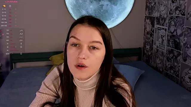 Snapshot of Alice__grace chatting on 12.17.24 Alice grace online show from 12.17.24