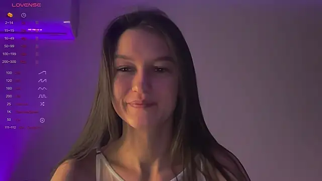 Snapshot of Alice__grace chatting on 02.11.25 Alice grace online show from 02.11.25