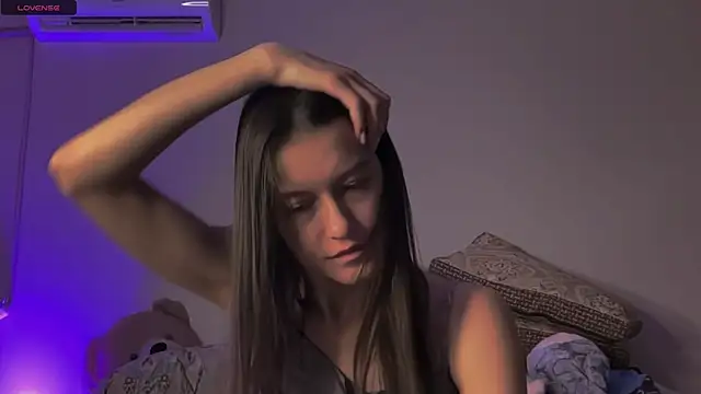 Snapshot of Alice__grace chatting on 02.18.25 Alice grace online show from 02.18.25