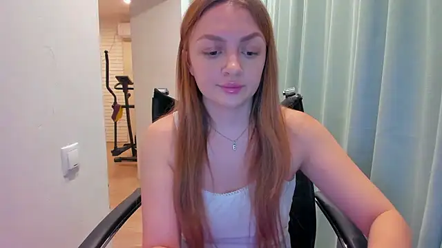 Snapshot of realfairy chatting on 02.02.25 realfairy online show from 02.02.25