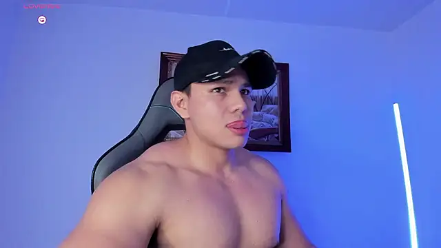 Snapshot of RoyConstance chatting on 02.04.26 RoyConstance online show from 02.04.26