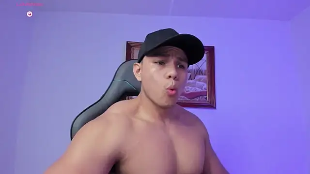 Snapshot of RoyConstance chatting on 02.17.26 RoyConstance online show from 02.17.26