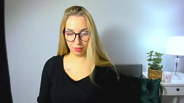 AriaDesire online show from 12.04.25