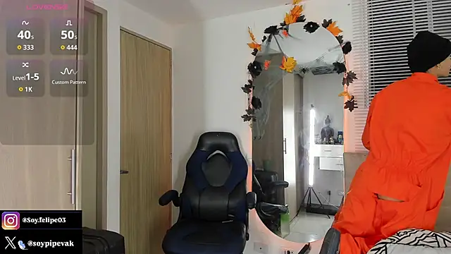 soyander03  online show from 10.15.25