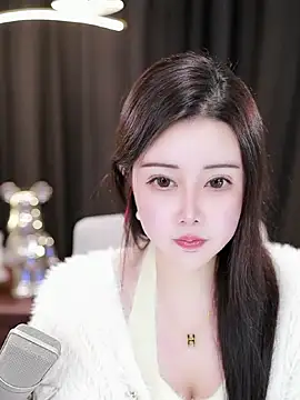 Qiaoqiao  online show from 01.02.25