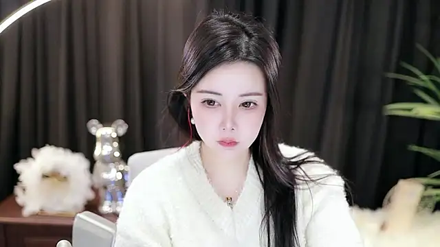 Qiaoqiao  online show from 01.06.25