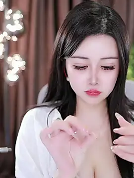 Qiaoqiao  online show from 01.06.25