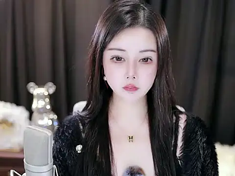 Qiaoqiao  online show from 01.07.25