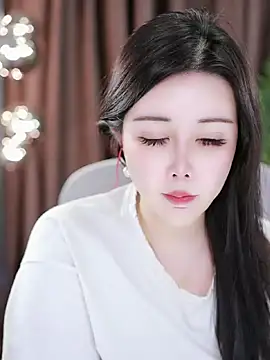 Qiaoqiao  online show from 01.09.25