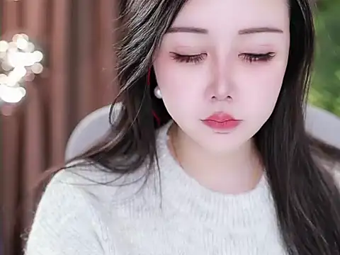 Qiaoqiao  online show from 01.10.25