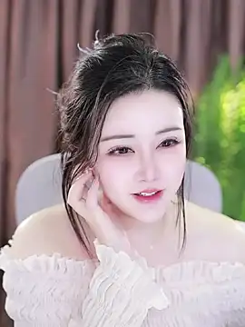Qiaoqiao  online show from 01.31.25