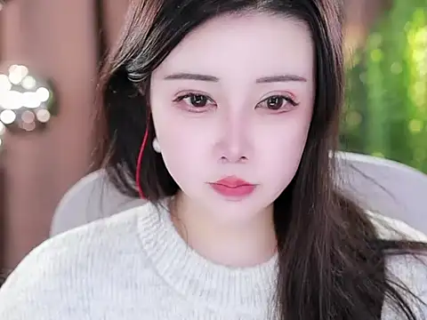 Qiaoqiao  online show from 02.13.25