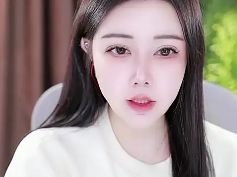 Qiaoqiao  online show from 02.15.25