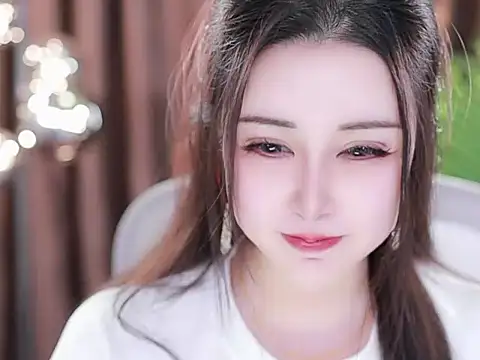 Qiaoqiao  online show from 03.03.25