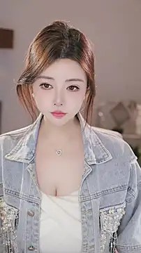 Qiaoqiao  online show from 12.20.25