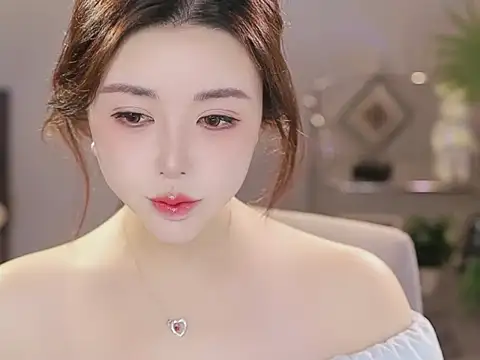 Qiaoqiao  online show from 01.08.26