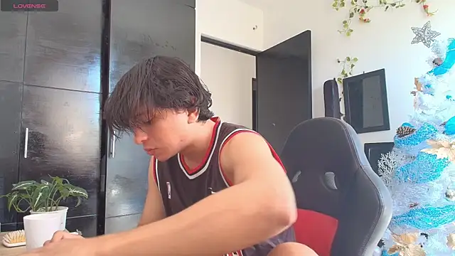 Haruto2001 online show from 12.26.24