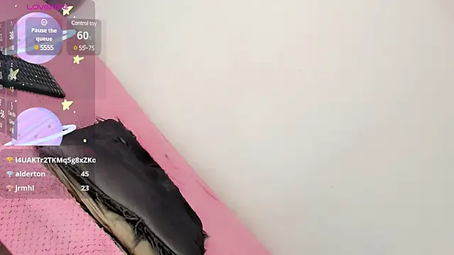 Snapshot of Danielysvalen chatting on 02.16.25 Danielysvalen online show from 02.16.25