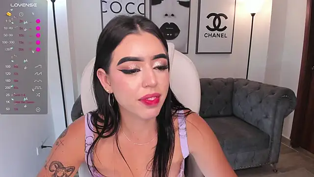 Snapshot of zoee_jackson chatting on 12.28.24 zoee jackson online show from 12.28.24