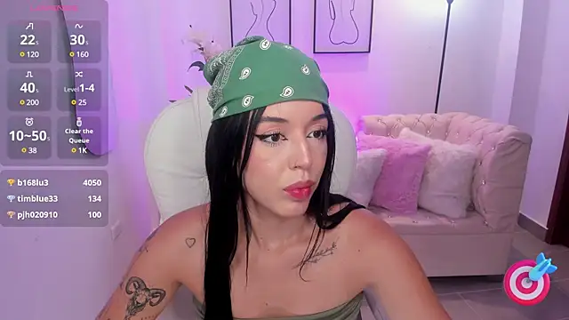 Snapshot of zoee_jackson chatting on 02.13.25 zoee jackson online show from 02.13.25