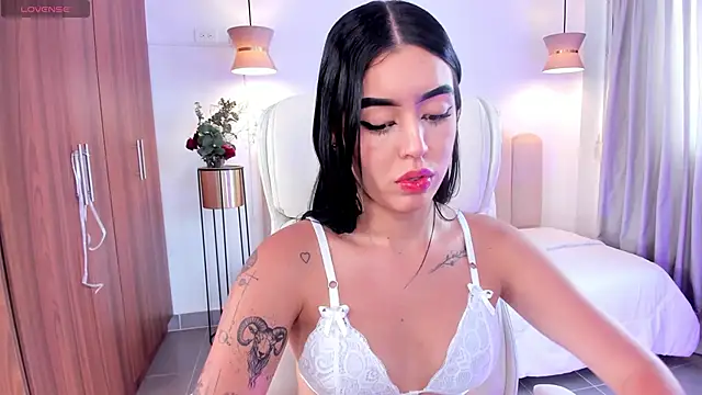 Snapshot of zoee_jackson chatting on 02.19.25 zoee jackson online show from 02.19.25