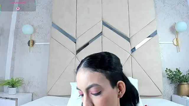 LilitRobins online show from 10.08.25