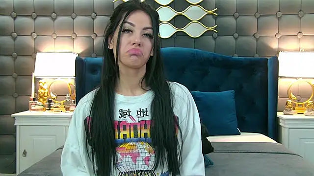 LeyaCass online show from 01.25.25