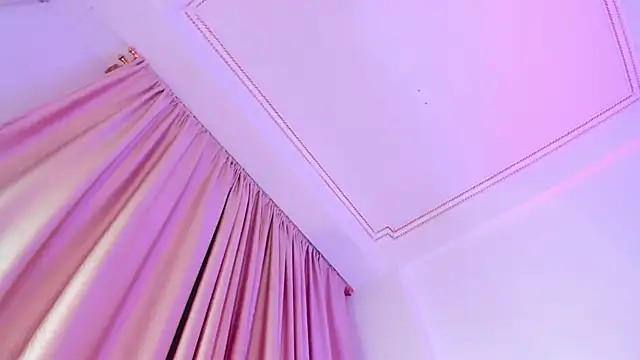 SabrinaWarrenn online show from 10.11.25
