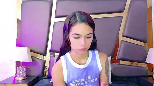 NicoleEsposito online show from 09.10.25