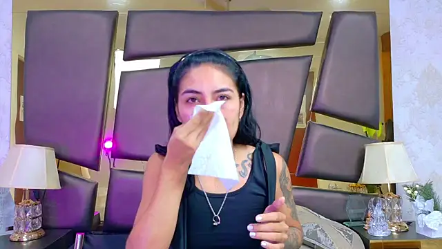 Snapshot of NicoleEsposito chatting on 02.14.26 NicoleEsposito online show from 02.14.26