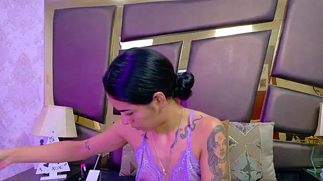 Snapshot of NicoleEsposito chatting on 02.16.26 NicoleEsposito online show from 02.16.26