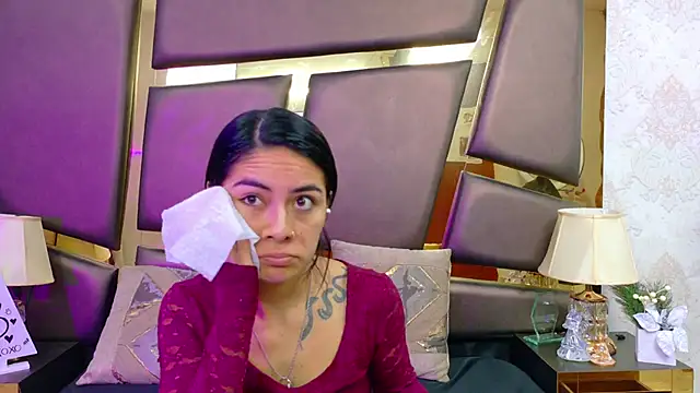 Snapshot of NicoleEsposito chatting on 02.17.26 NicoleEsposito online show from 02.17.26