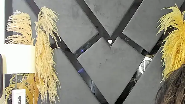 Snapshot of NicoleEsposito chatting on 02.23.26 NicoleEsposito online show from 02.23.26