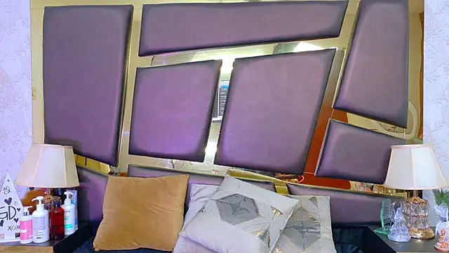 NicoleEsposito online show from 04.01.26