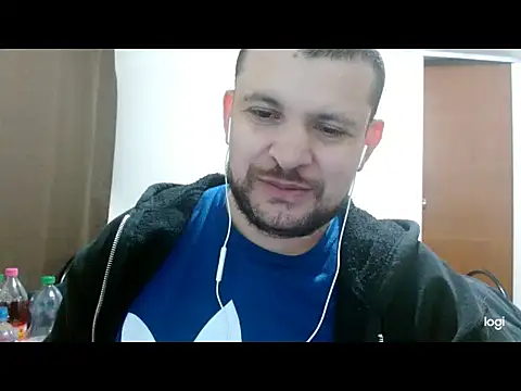 Snapshot of camiloking1720 chatting on 04.13.26 camiloking1720 online show from 04.13.26