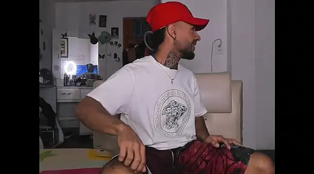 Snapshot of BruceNixon chatting on 12.02.24 BruceNixon online show from 12.02.24