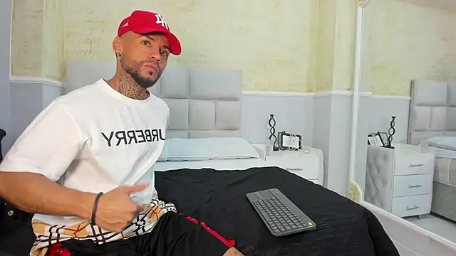 Snapshot of BruceNixon chatting on 02.03.25 BruceNixon online show from 02.03.25