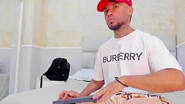 Snapshot of BruceNixon chatting on 02.11.25 BruceNixon online show from 02.11.25