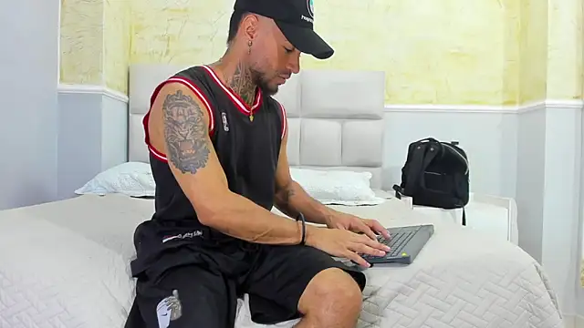 Snapshot of BruceNixon chatting on 02.12.25 BruceNixon online show from 02.12.25