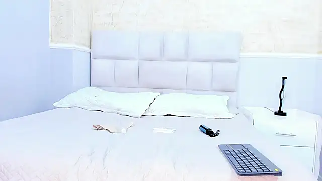 Snapshot of BruceNixon chatting on 02.12.25 BruceNixon online show from 02.12.25