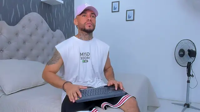 Snapshot of BruceNixon chatting on 03.06.25 BruceNixon online show from 03.06.25