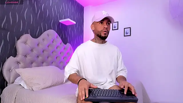 Snapshot of BruceNixon chatting on 03.07.25 BruceNixon online show from 03.07.25