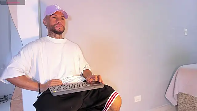 Snapshot of BruceNixon chatting on 03.08.25 BruceNixon online show from 03.08.25