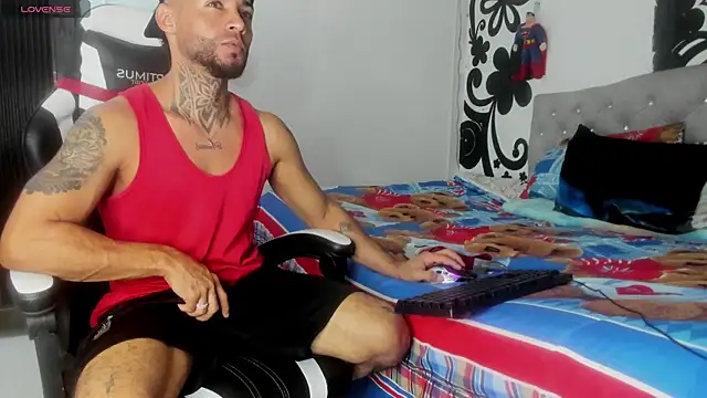 Snapshot of BruceNixon chatting on 10.20.25 BruceNixon online show from 10.20.25