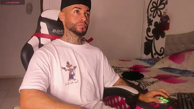 Snapshot of BruceNixon chatting on 10.22.25 BruceNixon online show from 10.22.25