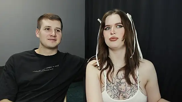 Snapshot of Pinku_kitsune chatting on 02.15.25 Pinku kitsune online show from 02.15.25