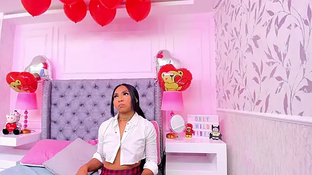 HaileeRoberts online show from 02.15.25