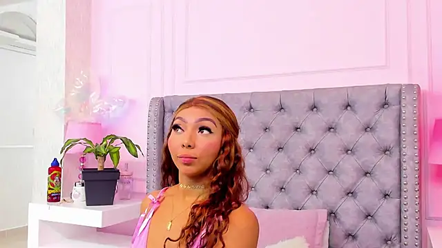 HaileeRoberts online show from 04.20.26